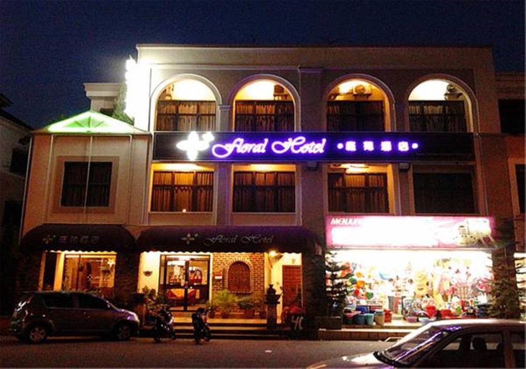 Floral Hotel Pasir Gudang Exterior photo